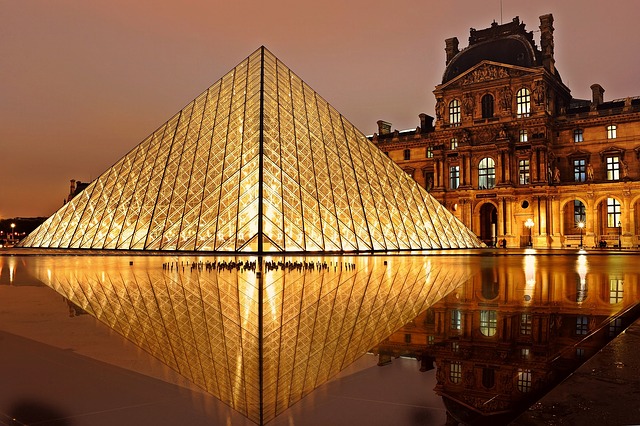 louvre pyramida